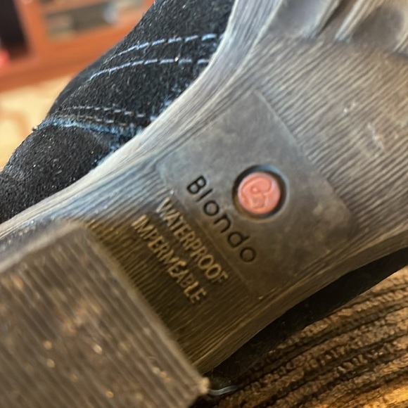 Blondo Waterproof Liam Suede Block Heel Ankle Bootie Black Size - Picture 5 of 11